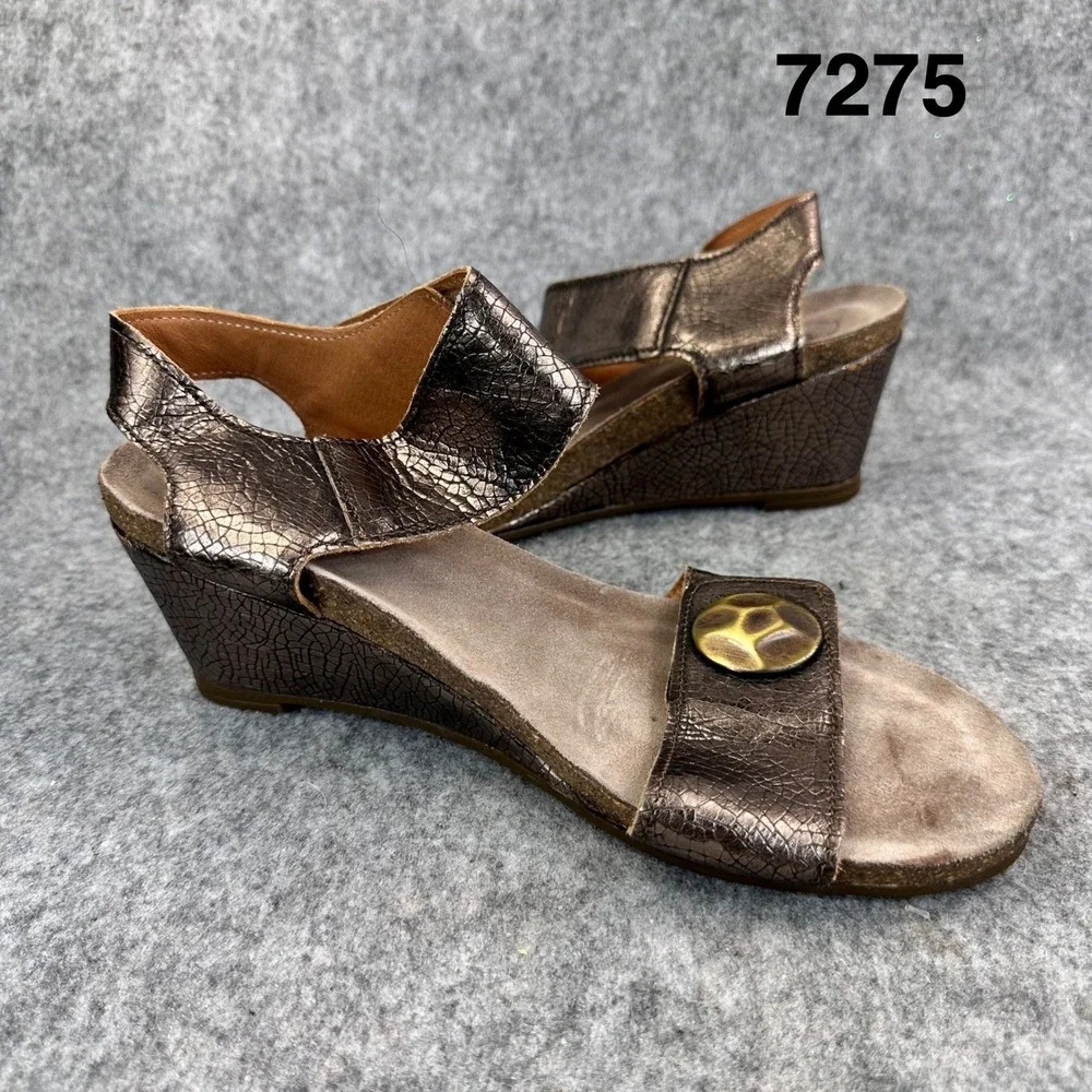 Taos Carousel Wedge Sandals Womens 39 Bronze Metallic Leather Comfort Slingback